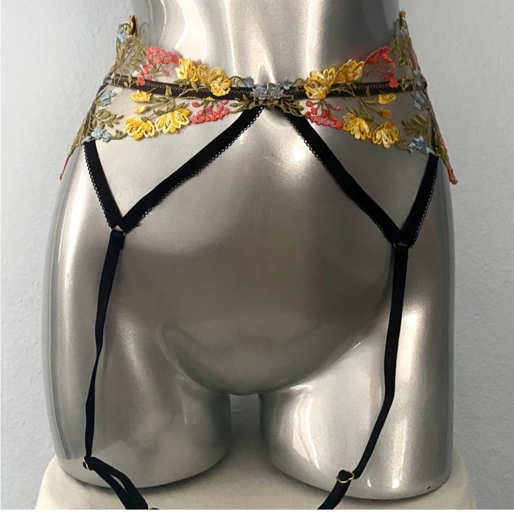 Floral Embroidered Garter Belt Victoria secret